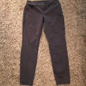 Maurices Jeggins Size M, Slate Color